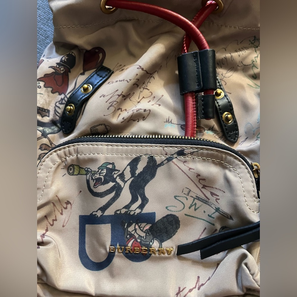 BURBERRY GRAPHIC CARTOON BACKPACK - Picture 7 of 12